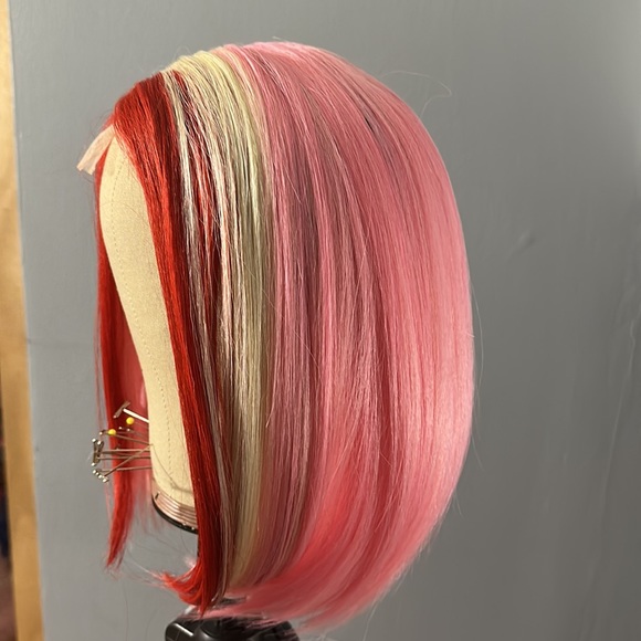 Synthetic red/pink hand tied part wig - Picture 3 of 8